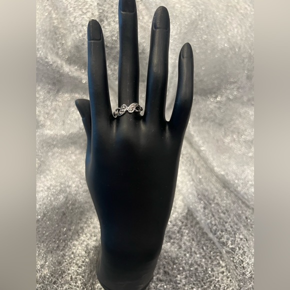 NEW: Elegant Vintage Stackable Style Finger Jewelry Decor - Picture 1 of 5